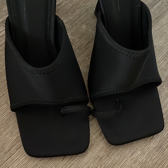 Forever 21 size 7 black kitten heels - Picture 3 of 4